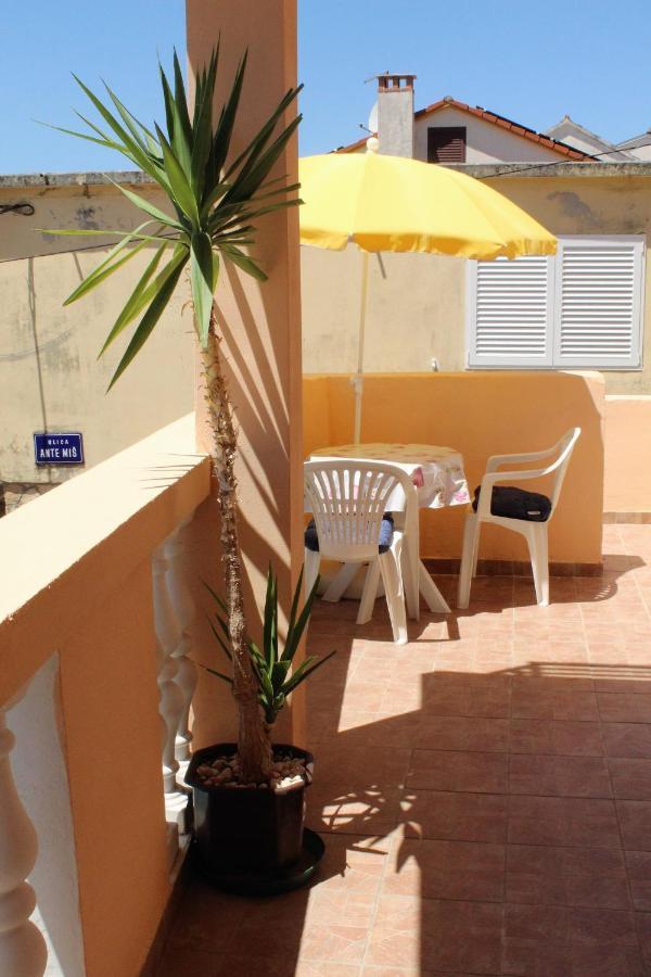 Apartman Tisno Exterior foto
